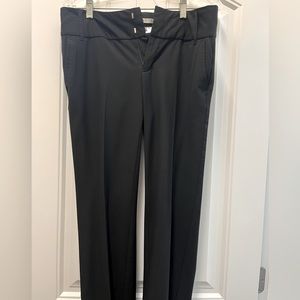 Ladies black work pants size 6. Old Navy stretch.